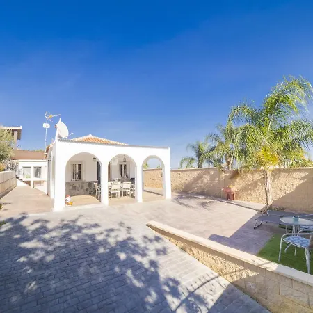 Cubo's El Algarrobo Holiday home